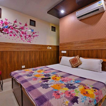 Hotel Dharam Villa Kālka Esterno foto