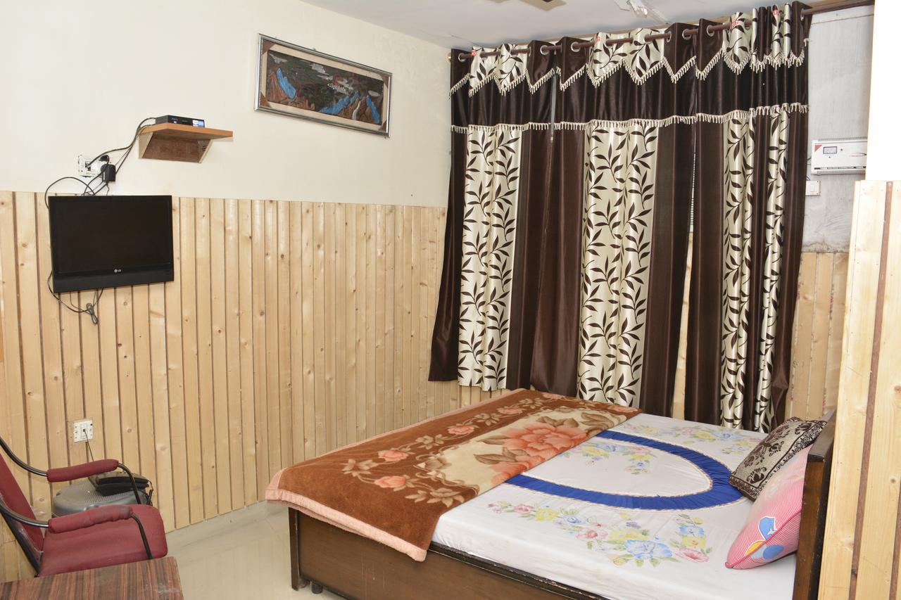 Hotel Dharam Villa Kālka Esterno foto